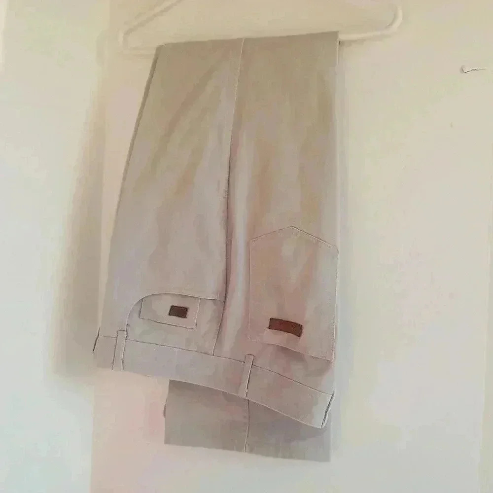 Jordache Vintage khaki pants 36W measures closer to 34W